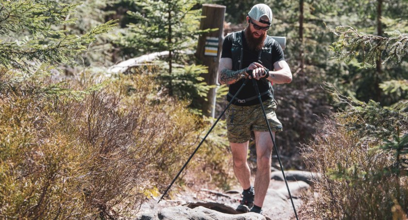 Kuba Woźniak na trasie Potrójnej Korony na ziemi kłodzkiej. Zdjęcie Arkadiusz Jaskuła / Wilcze.OKO