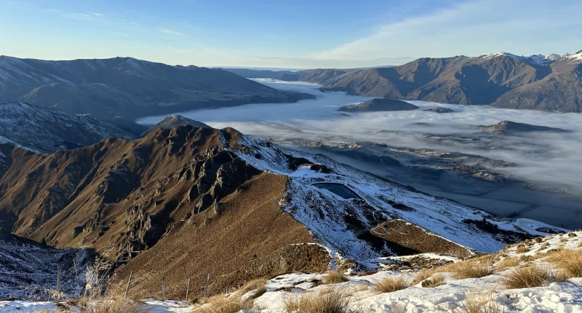 Widok z Coronet Peak w stronę Arrowtown. Zdjęcie Marcin Kałwak