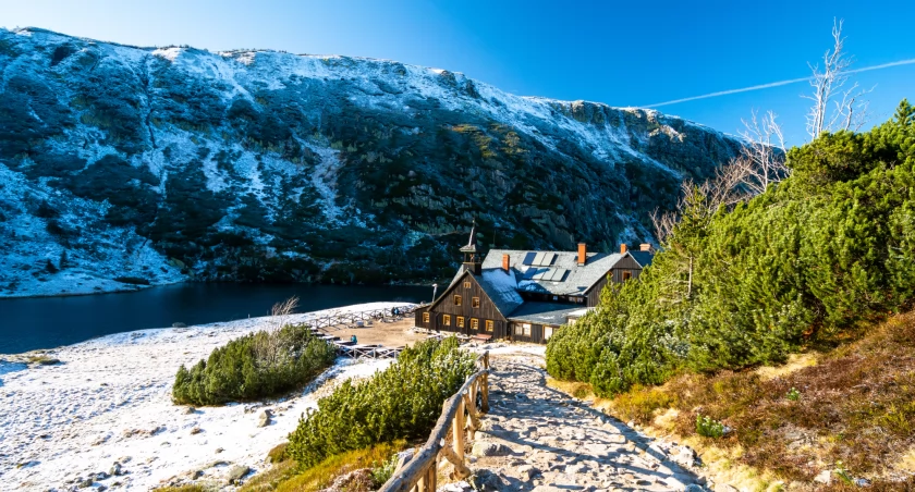 Schronisko Samotnia, zdjęcie Adobe Stock