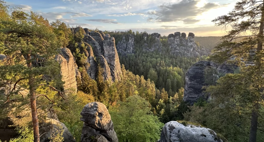 Piaskowce w Szwajcarii Saksońskiej. Zdjęcie Paulina Grzesiok