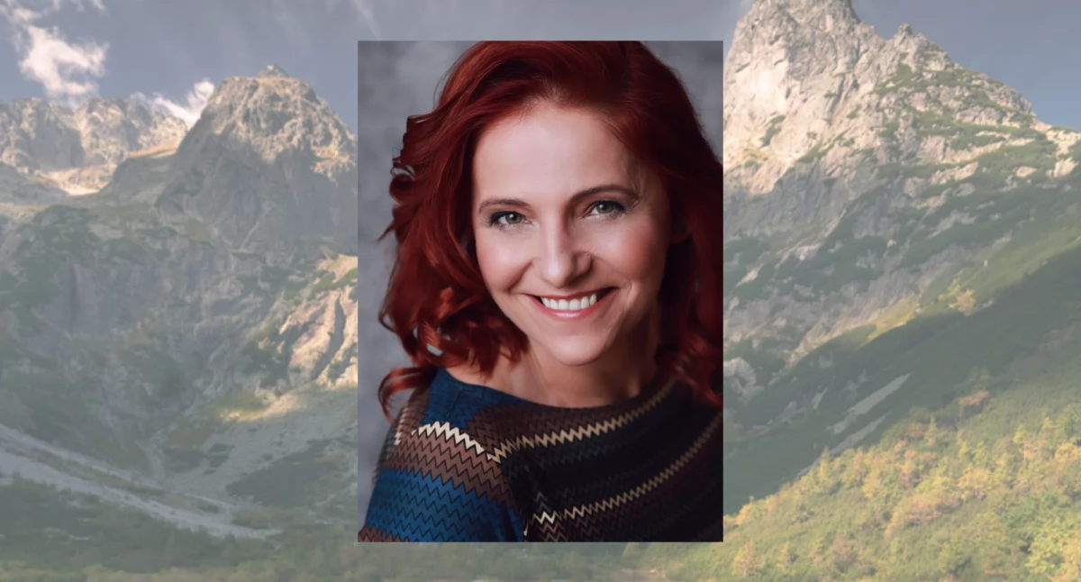 Jolanta Augustyńska. Zdjęcie w tle Karol Nienartowicz