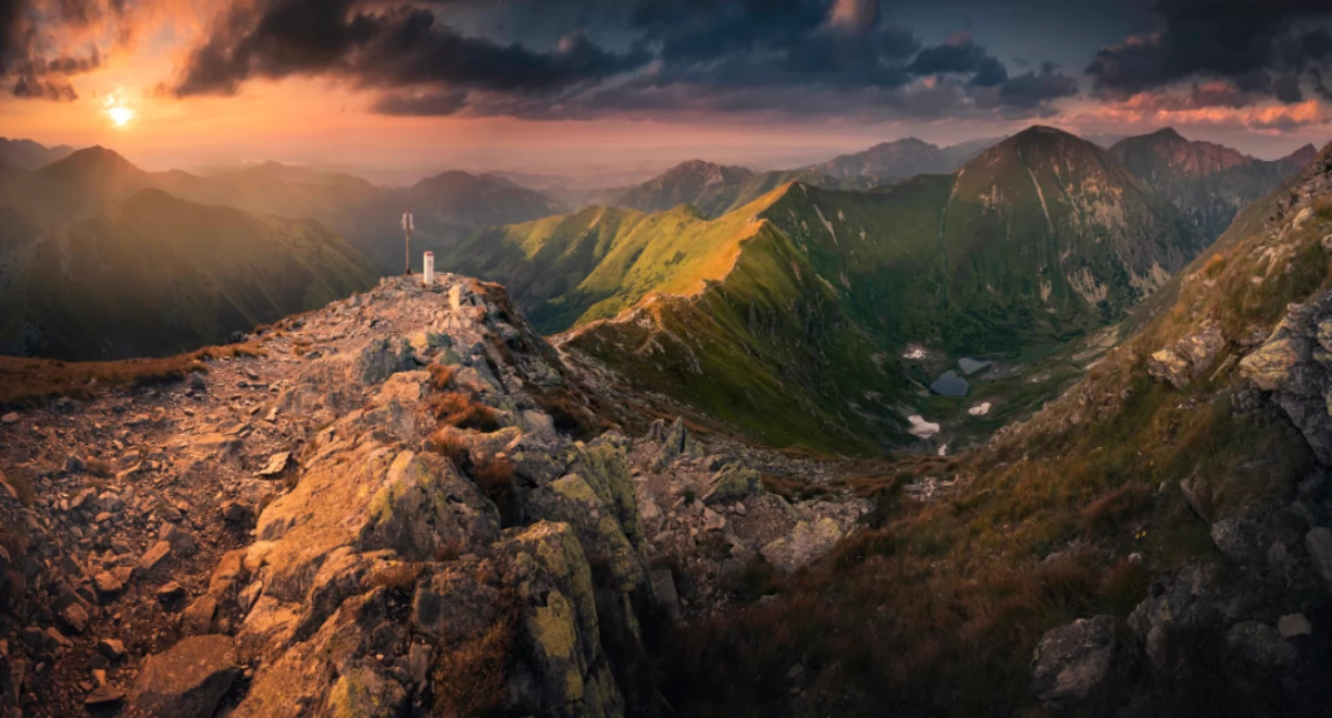 Panorama z Jarząbczego Wierchu (2137 m n.p.m.)