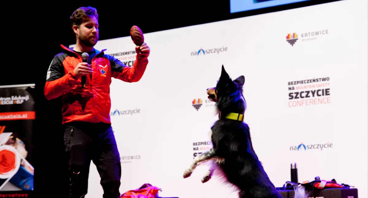 Aleksander Karkoszka i Oslo podczas Konferencji Bezpieczeństwo Na Szczycie fot. Arkadiusz Ławrywianiec