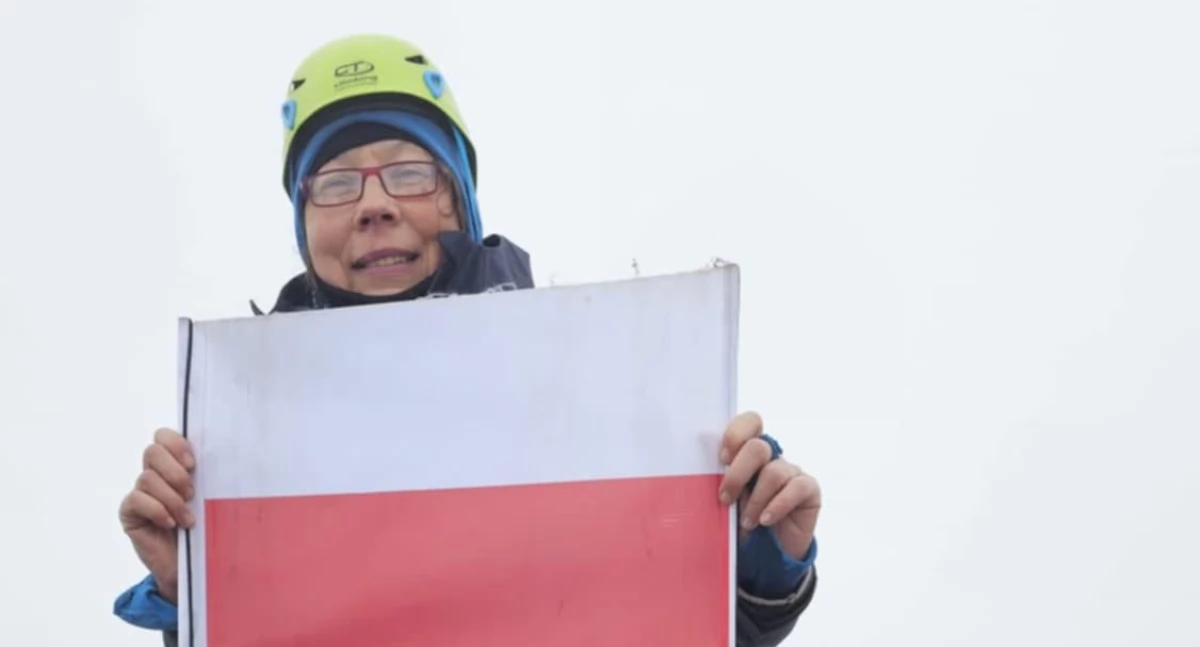 Dorota Rasińska-Samoćko Na Szczycie Piramidy Carsztens Fot. Archuwum Doroty Rasińskiej-Samoćko