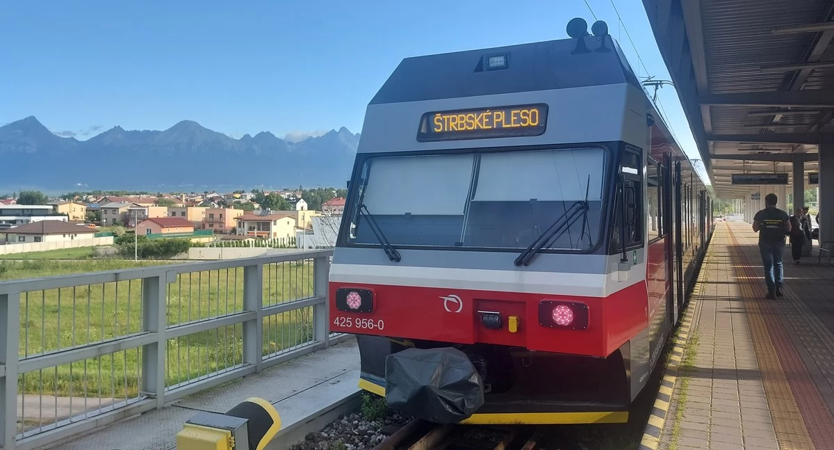 Elektriczka na stacji w Popradzie. Fot. Michał Raś