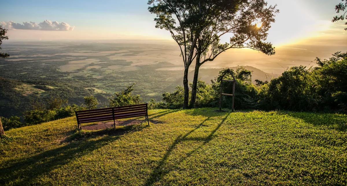 Na Cerro Akatí najlepiej przybyć późnym popołudniem. Roztacza się stąd panorama równin w okolicach Villariki Fot. Julia Zabrodzka