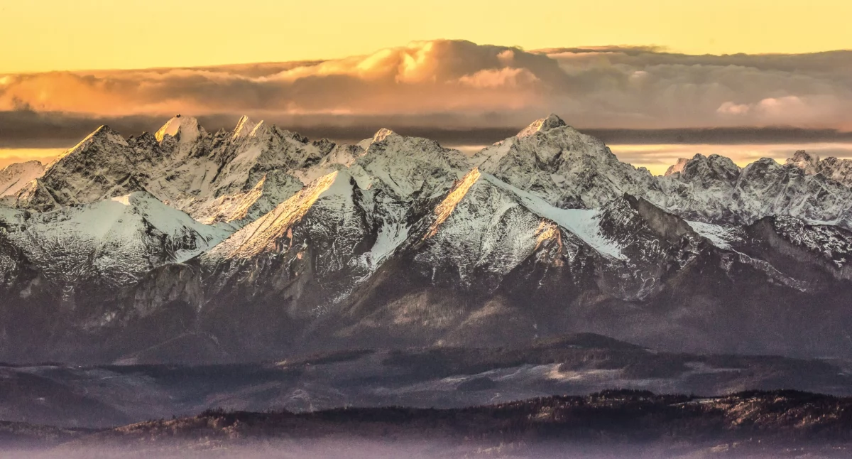 Gorce, widok na Tatry Bielskie i Wysokie fot. Wiktor Baron