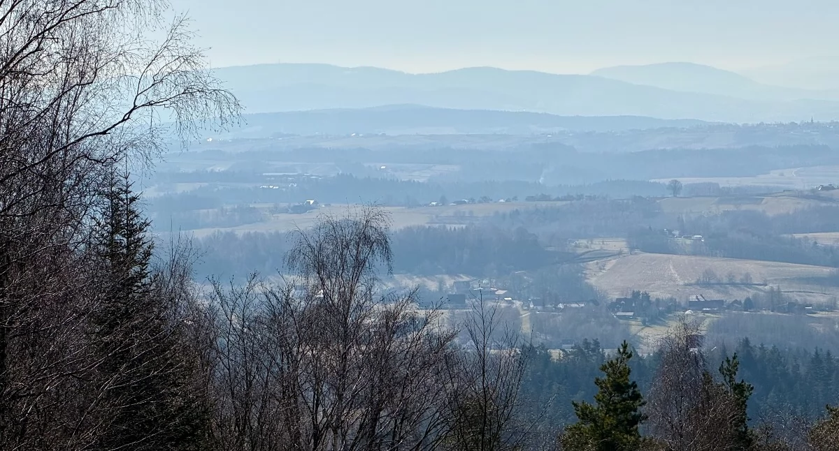 Widok z Brzanki na zachodni kraniec Beskidu Niskiego (Góry Grybowskie) | Fot. Kacper Szymański