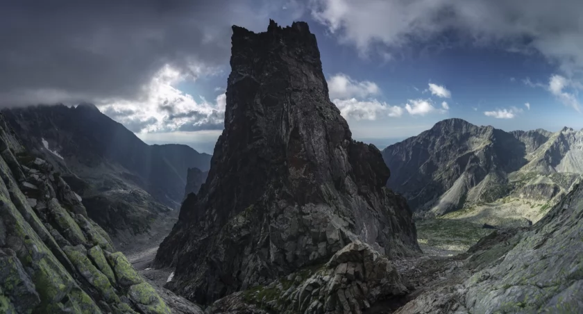 Turnia Priecna Veza. Zdjęcie Karol Nienartowicz