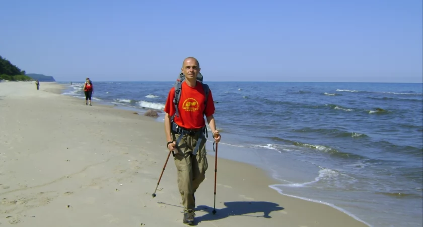 Kuba Terakowski podczas marszu od Świnoujścia do Helu. Zdjęcie z archiwum Kuby Terakowskiego