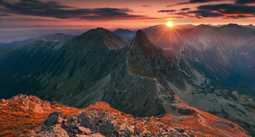 Wschód słońca na Rohaczu Płaczliwym. Zdjęcie Karol Nienartowicz