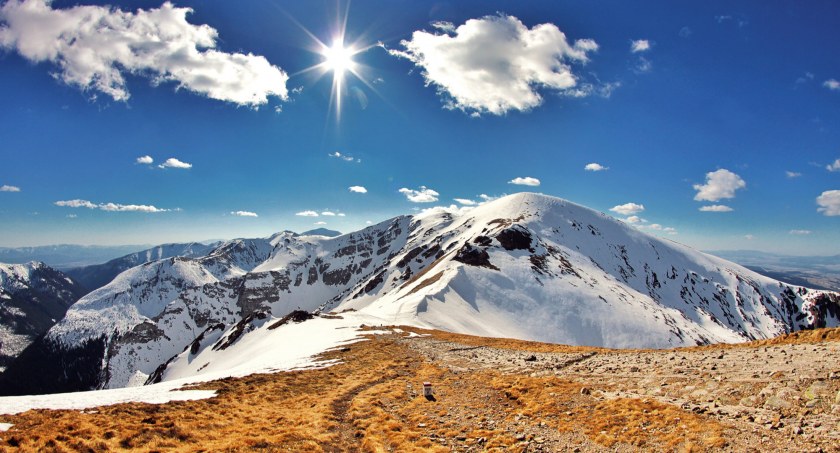 Tatry, panorama z Kopy Kondrackiej na pozostałe Czerwone Wierchy. Zdjęcie Przemysław Piegza