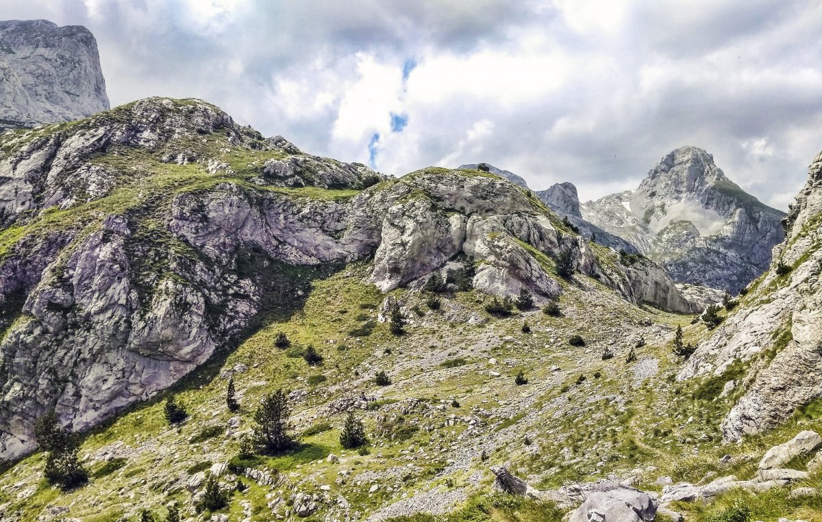 Albania, Góry Dynarskie, przełęcz Qafa e Pejes (1705 m n.p.m.). Zdjęcie Konrad Gramont