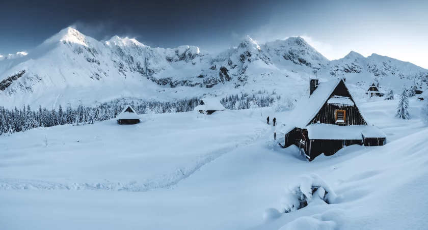 Tatry, widok na Orlą Perć z Betlejemką na pierwszym planie. Zdjęcie Kuba Witos