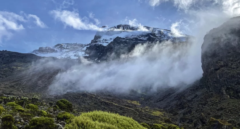 Tanzania, Kilimandżaro - góra złych duchów, jak nazywali ją kiedyś Masajowie. Zdjęcie Maciej Sokołowski