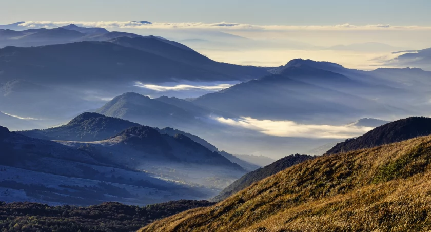 Panorama z Tarnicy na ukraińskie Bieszczady. Zdjęcie Jacek Deneka UltraLovers