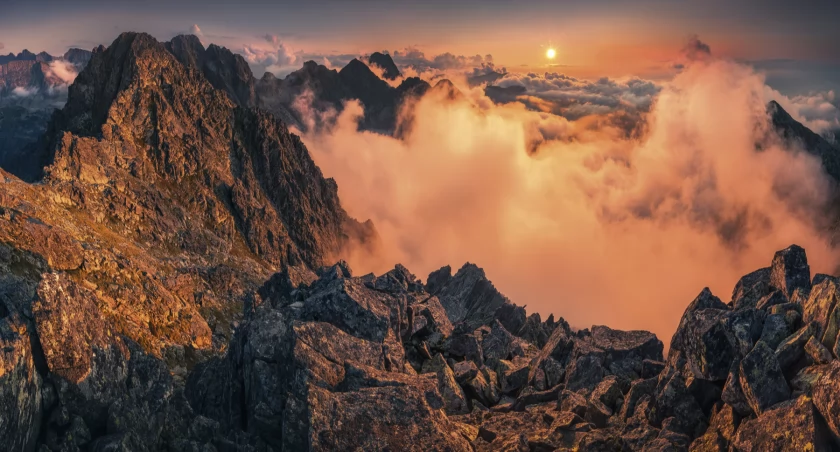 Skrajny Granat i Kozi Wierch. Fot. Karol Nienartowicz 