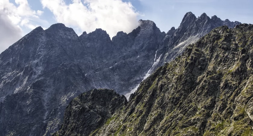 Podejście na Jagnięcy Szczyt oferuje niezapomniane widoki m.in. na Łomnicę i Kieżmarski Szczyt. Zdjęcie Michał Parwa