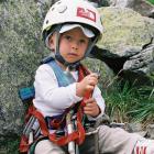 Alexander Piegza - zabawy dwulatka ze sprzętem nad Morskim Okiem. Zdjęcie Przemysław...