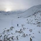 Gdy doszliśmy do Doliny Pięciu Stawów, słońce było już nisko i przeświecało przez...