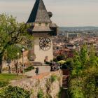  G&oacute;ra Schlossberg z Wieżą Zegarową i wspaniałym widokiem na miasto, fot. Region...