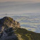 Krzyż na Giewoncie wzniesiono w 1901 roku, zdjęcie Mikołaj Gospodarek