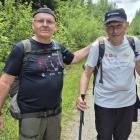 Spotkani na trasie Zbigniew Cieślik (z lewej) i Jerzy Wróblewski z Warszawy. Fot....