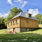 Stylowa, oszalowana deskami bryła schroniska, widok od płd.-wsch. | Fot. Agnieszka Polak