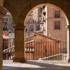 Jedna z arkad Plaza Mayor, głównego – i w zasadzie jedynego – placu w miasteczku. Tak...