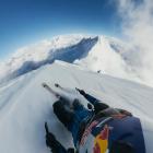 Historyczny zjazd z Mount Everest ujęcie z kasku Andrzeja Bargiela_Red Bul Content...