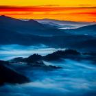 Rzut oka na Małe Pieniny i Słowację na chwilę przed wschodem słońca. Zdjęcie Bartek...