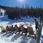 Narciarze opalają się na 3000 m n.p.m. W tej części Nowego Meksyku jest ponad 300...