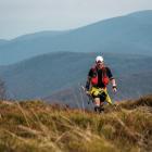 Grzegorz Dziszkiewicz na szlaku. Zdjęcie Paweł Zając / ULTRAZAJONC
