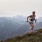 Roman Ficek, zwycięzca TFB, a w tle m.in. Koprowy Wierch i mur Hrubego Wiechu. Zdjęcie...