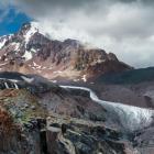 Widok z Altihut na lodowiec Gergeti i Kazbek. Zdjęcie Bartek Obrzut