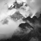 Wśród mgieł. Nienazwane szczyty Karakorum | Fot. Tomasz Przychodzień