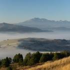 Wschód słońca w Małych Pieninach z Tatrami w tle | Fot. Kuba Polanowski