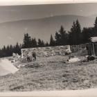 Budowa Bacówki na Rycerzowej Fot. Archiwum COTG PTTK Data wykonania zdjęcia 21.08.1974