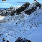 Ewakuacja turystów na Pośredniej Turni.
Fot. A Górka