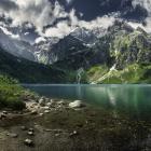 Tatry, widok znad Morskiego Oka na Mięguszowieckie Szczyty, po prawej stronie Mnich....