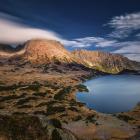 Dolina Pięciu Stawów Polskich, w chmurze m.in. Kozi Wierch. Zdjęcie Karol Nienartowicz