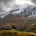 Górska chata Alpein Alm w Oberbergtal, największej odnodze doliny Stubai w austriackim...