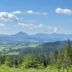 Widok z Pańskiego Kamienia w stronę słowackiej Małej Fatry. Zdjęcie Kajetan Domagała