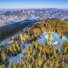 Czantoria Wielka górująca nad Ustroniem | Fot. Jakub Krawczyk, www.slaskie.travel