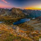 Widok ze Szpiglasowego Wierchu na Dolinę Pięciu Stawów Polskich, na wprost Kozi Wierch....