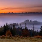 Jesienny Beskid Żywiecki z widokiem na Tatry | Fot. Michał Sośnicki