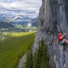 Adam Ondra podczas wspinaczki w skale. Na igrzyskach zajął 6. miejsce. Zdjęcie Petr...
