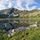 Riła jest bardziej skalista, gdy się ją ogląda z dolin, niż widziana z wysokości...