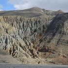 Góry Mustangu potrafią zaskakiwać i zachwycać zróżnicowanymi formami | Fot. Monika...