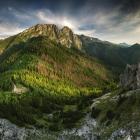  Widok z Sarniej Skały na Giewont – można się w nim zakochać. Zdjęcie Karol...